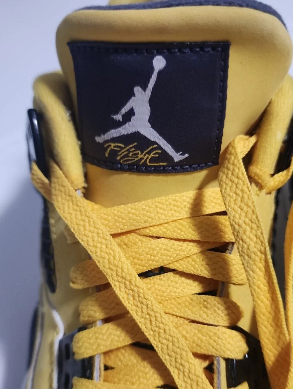 Air Jordan 4 Retro Lightning  Sneakers, size 6.5Y fits M6.5 W8